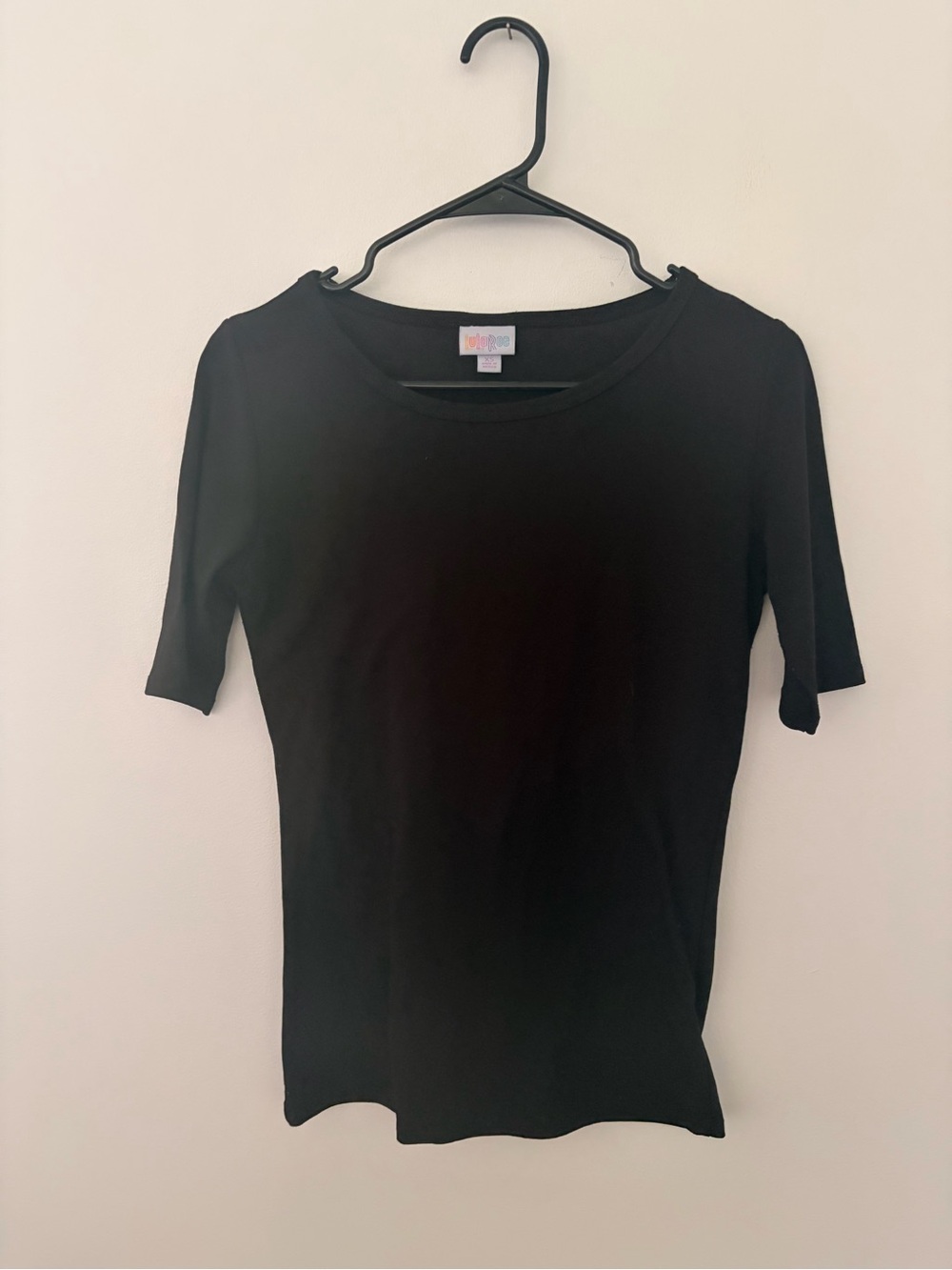 Like new LuLaRoe Black Short-Sleeve Slim Tee